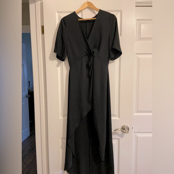 High-low evening dress with slit. - Picture 1 of 5